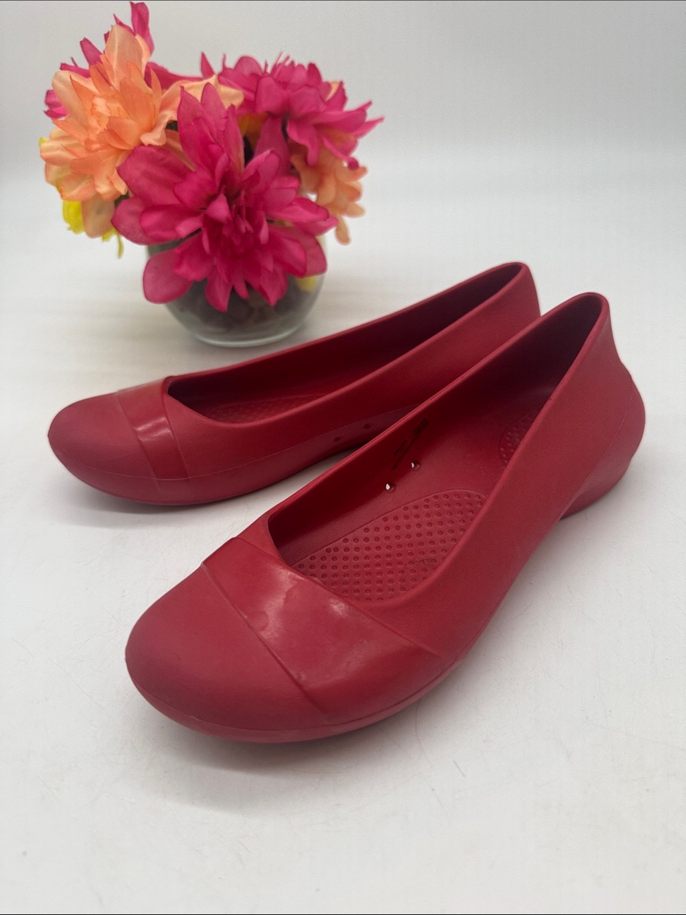 Crocs Women’s Casual Red Slip-On Ballet Flats Size 6 CR10087B